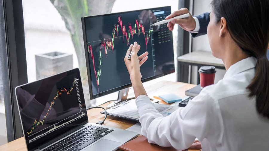 هل يمكن التداول بدون وسيط مالي؟وكيف ذلك