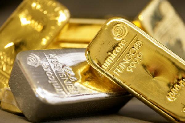 هل الاستثمار في الذهب بِ 2025 مناسب ؟