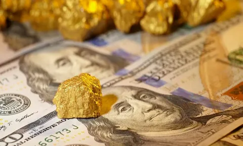 أيهما أفضل لحفظ المال، الذهب أم الدولار ؟