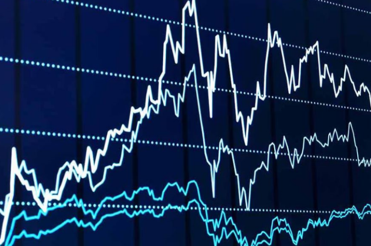 الخيارات الثنائية مقابل التداول التقليدي: فهم الفروقات وأدوات التحليل لتحقيق تداول ناجح