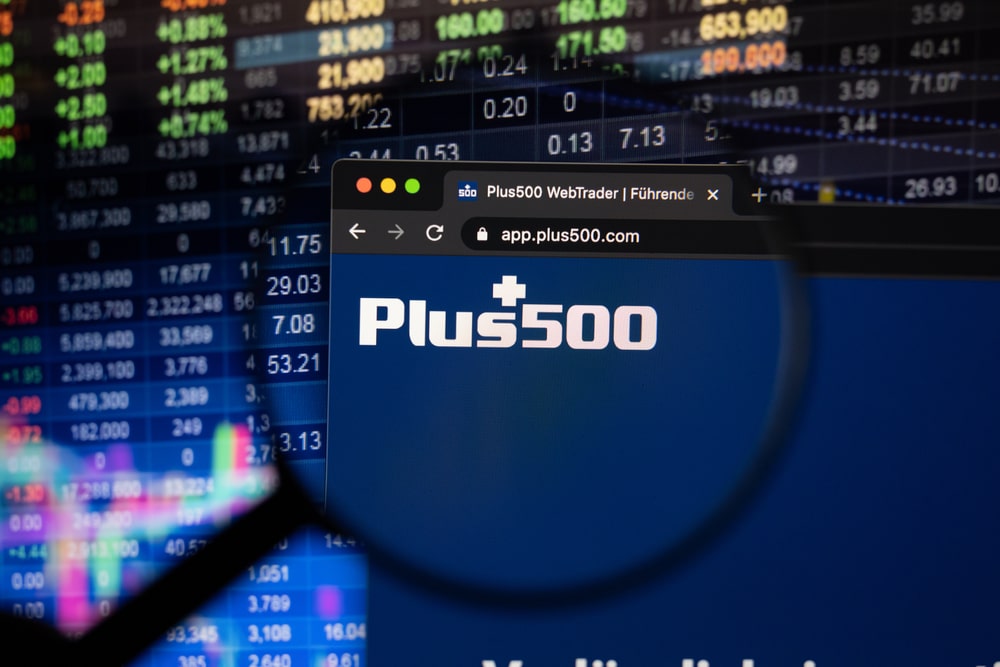 Plus500 تعلن إعادة 165 مليون دولار للمساهمين بعد تحقيق نمو في الإيرادات وصافي الربح بالنصف الأول