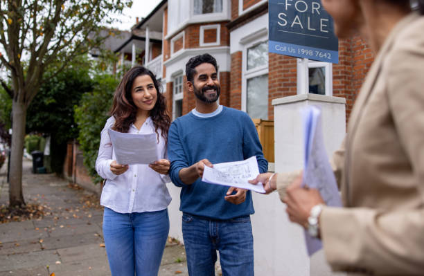 سوق الإسكان البريطاني يتباطأ وسط تراجع الطلب وتراجع التوقعات المستقبلية