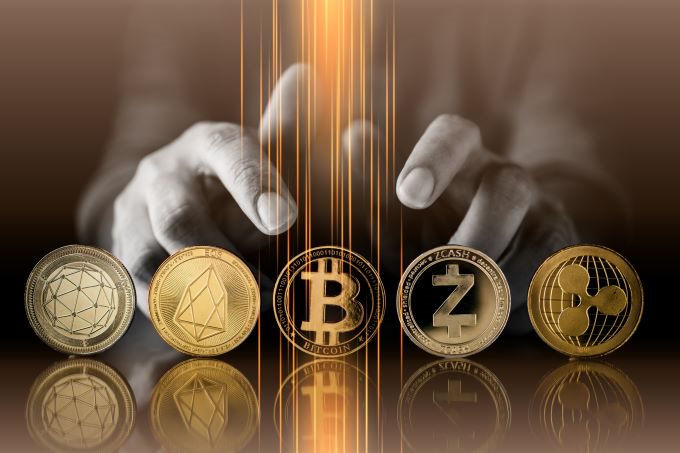 تنظيمات الكريبتو في 2025: بين الحرية المالية والرقابة الحكومية